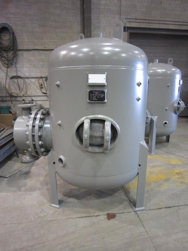 Hot water storage tank with heating element
